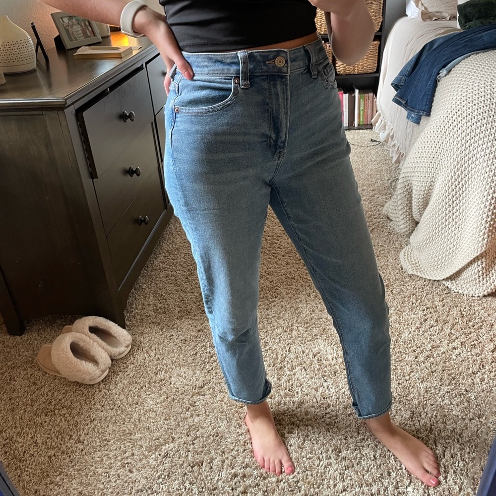 American Eagle Mom Jean